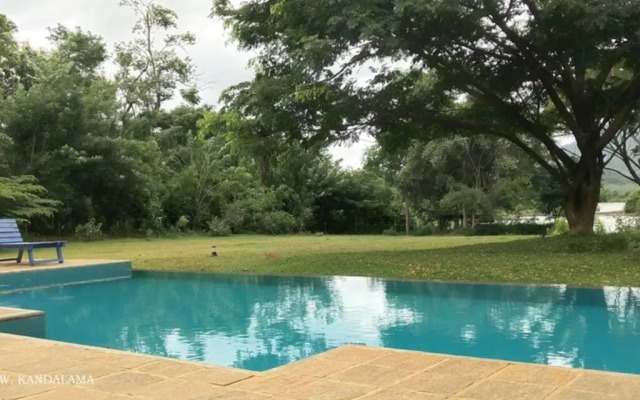 Gaia Lake Bungalow, Kandalama