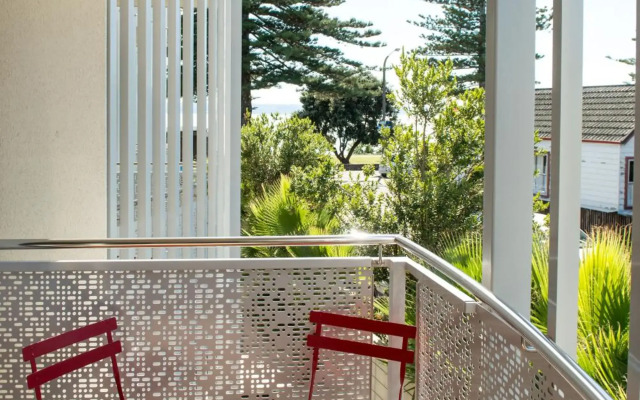 Navigate Seaside Hotel