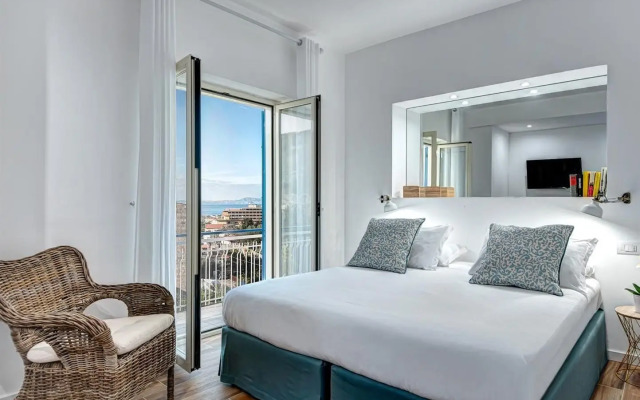 Sorrento Lux Suites - Blue