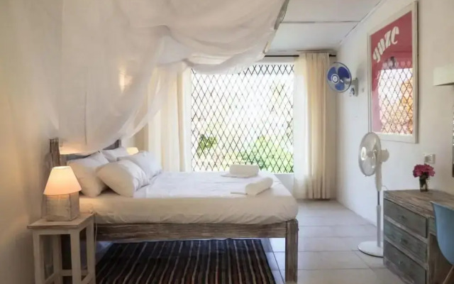 Baobab Beach House Bed & Breakfast