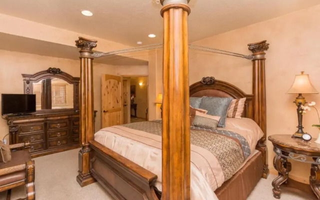 Luxury Townhouse in Mountains