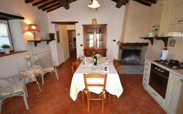 Villa in Tuscany With Pool Near Cortona