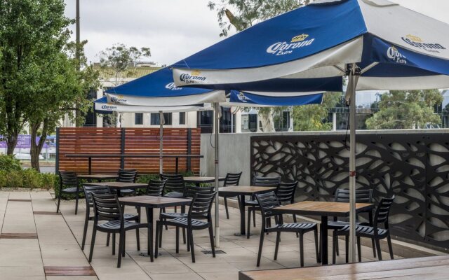 Pacific Suites Canberra