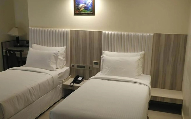 OYO 7130 Hotel Broadway