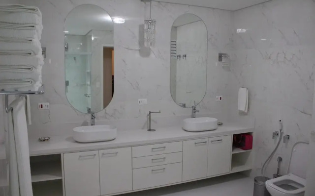 Center Suíço Flats e Shopping