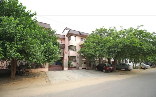 OYO Flagship 5912 Premium Nr Sikanderpur