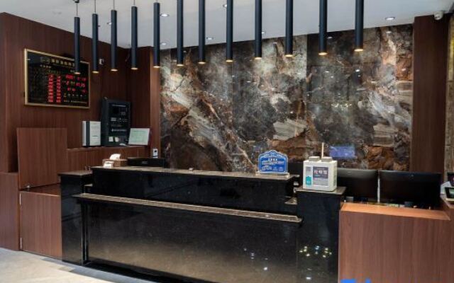 Yangchun Haiyue Bay Business Hotel