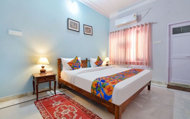 Fabhotel The Castle Homestay I