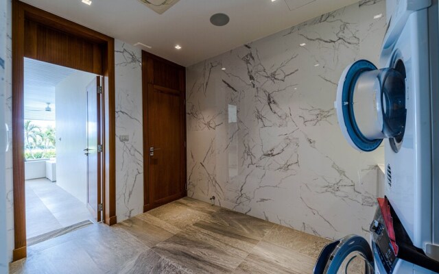 Luxury Mansion On Golf Course - BMG5