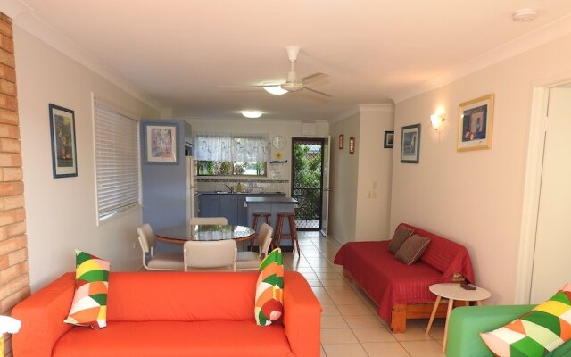 Immaculate First Floor Waterfront Unit - Welsby Pde, Bongaree