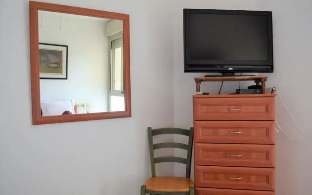 2BDR Amazing Location with Parking