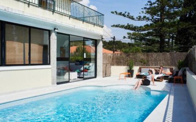 Cascais Cool Hostel Suites & Pool