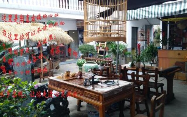 Suzhou Luzhi Riverside Inn Hostel