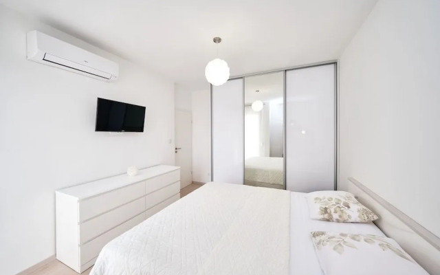 Brand New Apartment Split3