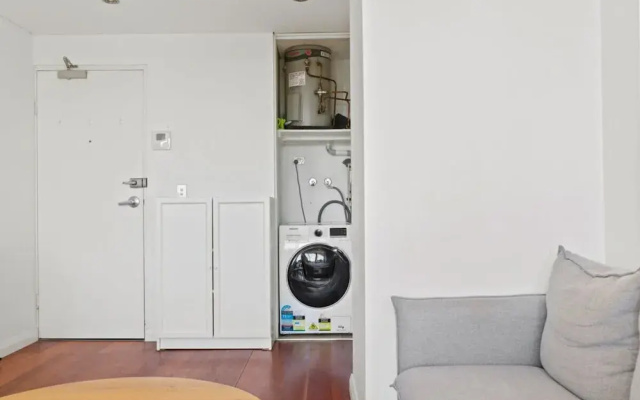 Prime Location 2-bed Apartment With Parking