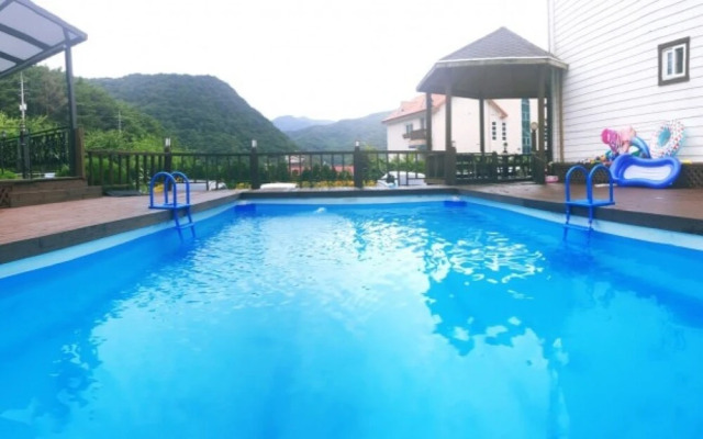 Muju Snowflower Travel Pension