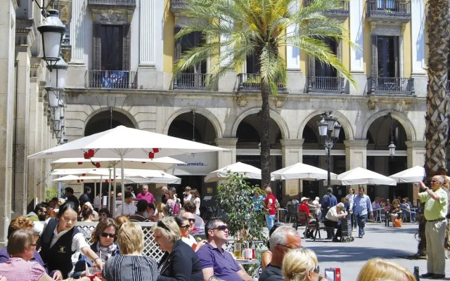 Apartment with joint pool and fantastic sea view