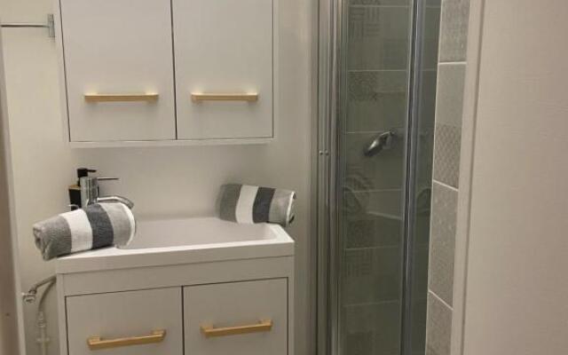 F2 lumineux tout équipé sur la route des plages