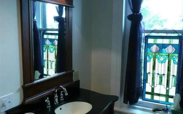 Shining Dawn Bed & Breakfast Retreat