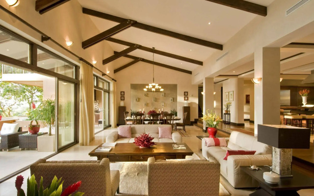 Papagayo Luxury