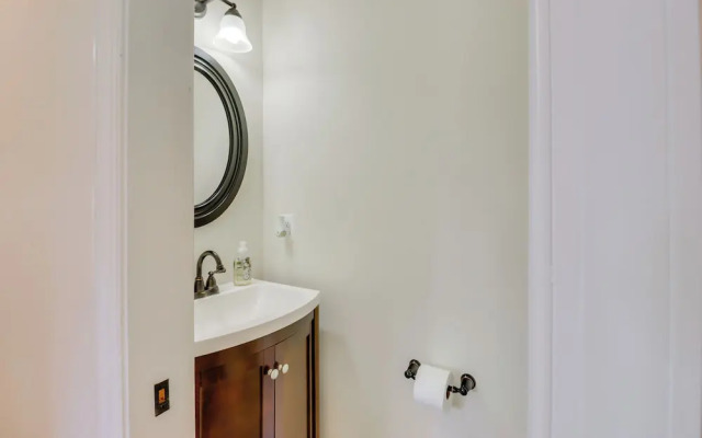 Warrenton Gem: Walk to Downtown!