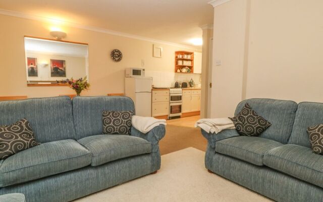 10 Pear Tree Court