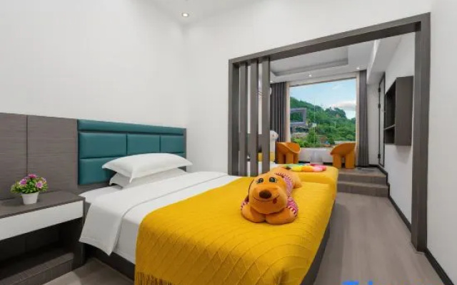 Flower Valley · Real-Scene Homestay — 3-star hotel in Enshi Prefecture