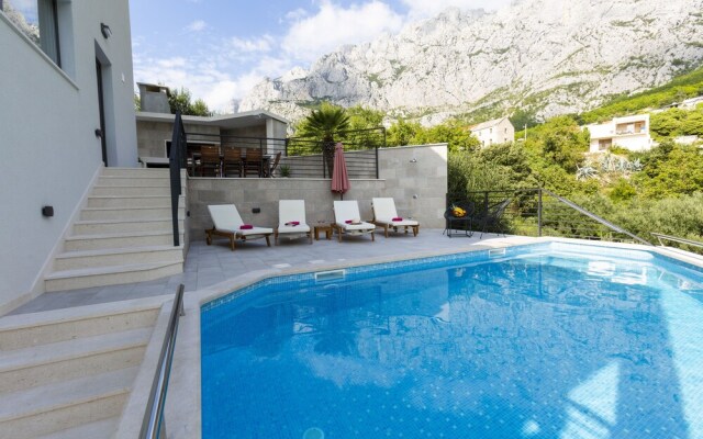 Villa Romance