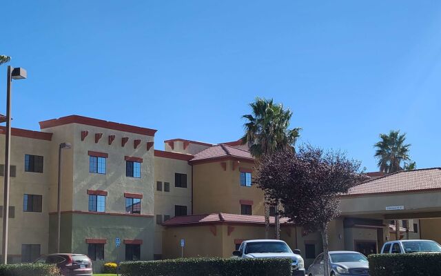 Best Western Hesperia-Victorville Suites