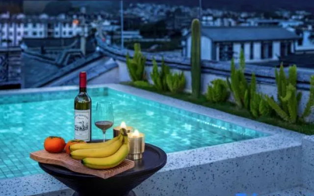 Xiyunqi Guoqiu | Meditation Space Guan Shan Kan Yun Guzhen Quanjing · Cangshanye Boutique Stay – Pool – Dali