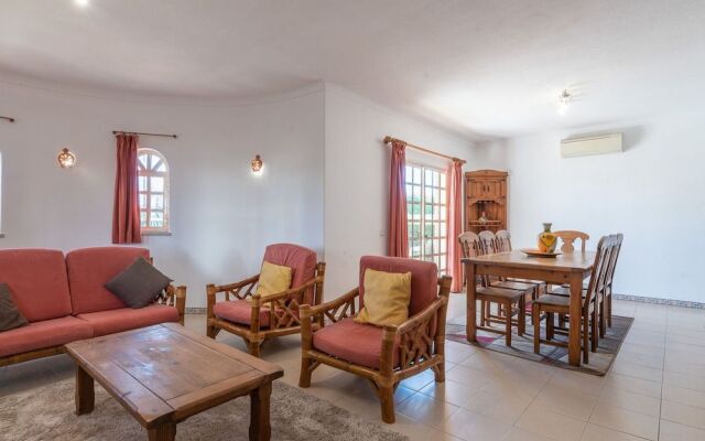 Modern Villa in Albufeira With Private Swimming Pool