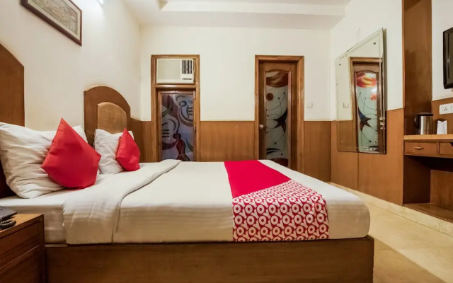 Oyo 43670 Hotel Apra Deluxe