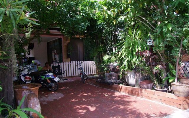 Naifun BB House