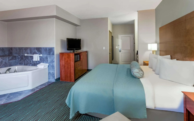 AmericInn by Wyndham Des Moines Airport