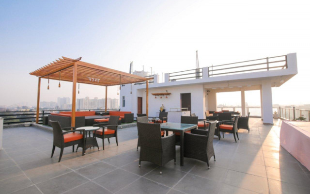 Twin Towers Inn