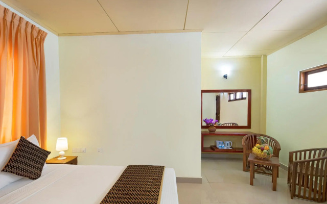 Palm Beach Inn and Sea Shells Cabanas