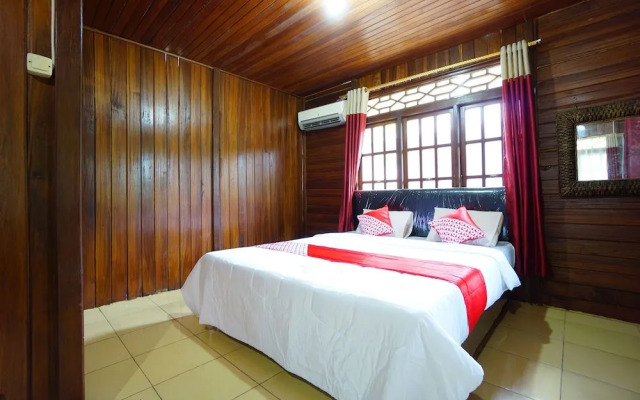 OYO 1254 Golden Lake Resort