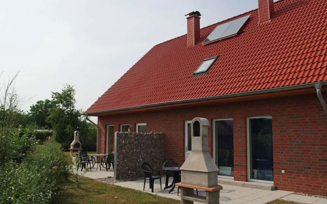 5-bedroom Holiday Home in Zierow With Garden