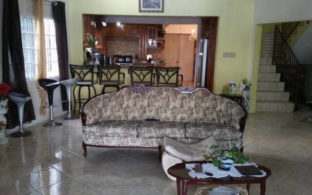 Chateau De La Rose Bed and Breakfast