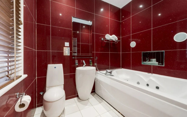 The Clarence Boutique Rooms