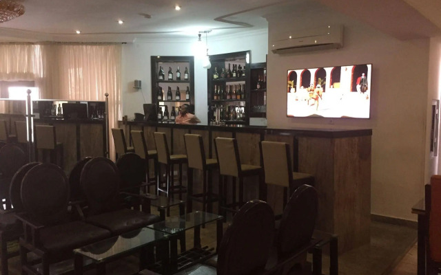 Springpark Yaad Hotel