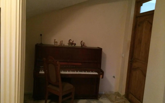 Talo's Guest House