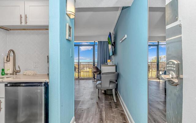 Oceanfront Suite Grande Cayman 124