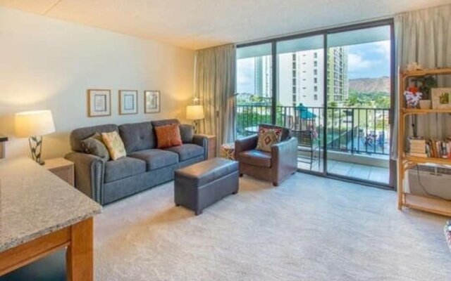 Deluxe Condo with Pool View, Free Parking & Wi-Fi by Koko Resort Vacation Rentals