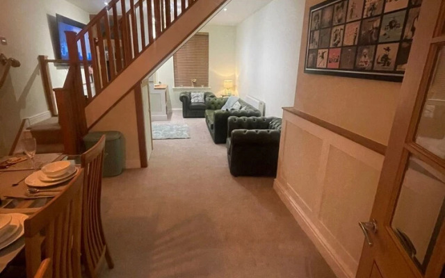 Impeccable 3-bed House in York