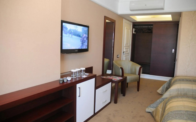 Paradise Island Hotel