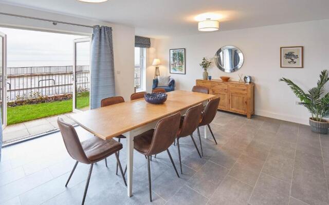 Host Stay 3 Queens Court