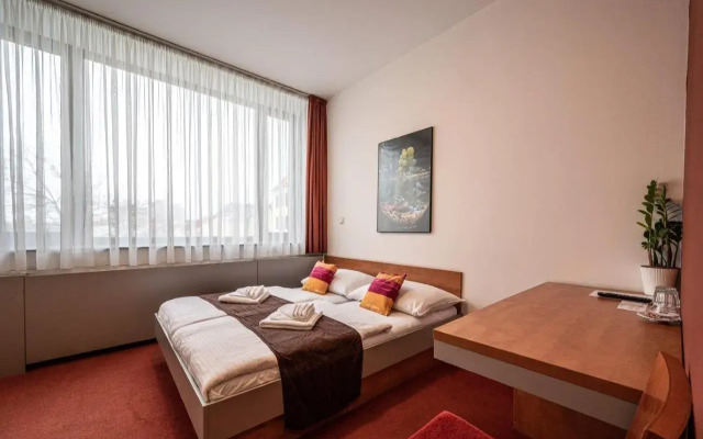 Hotel Ruby Blue