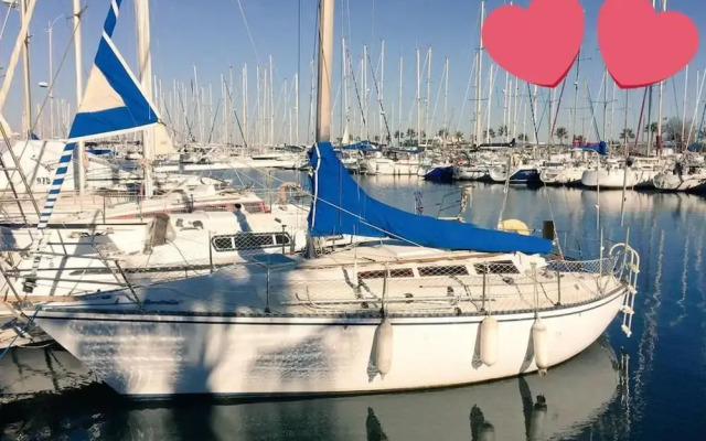 Voilier A Quai Gruissan