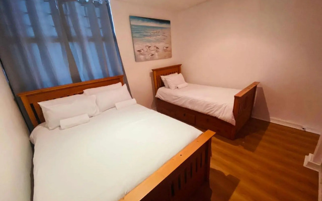 The Waves 2, Quayside Point Waterfront